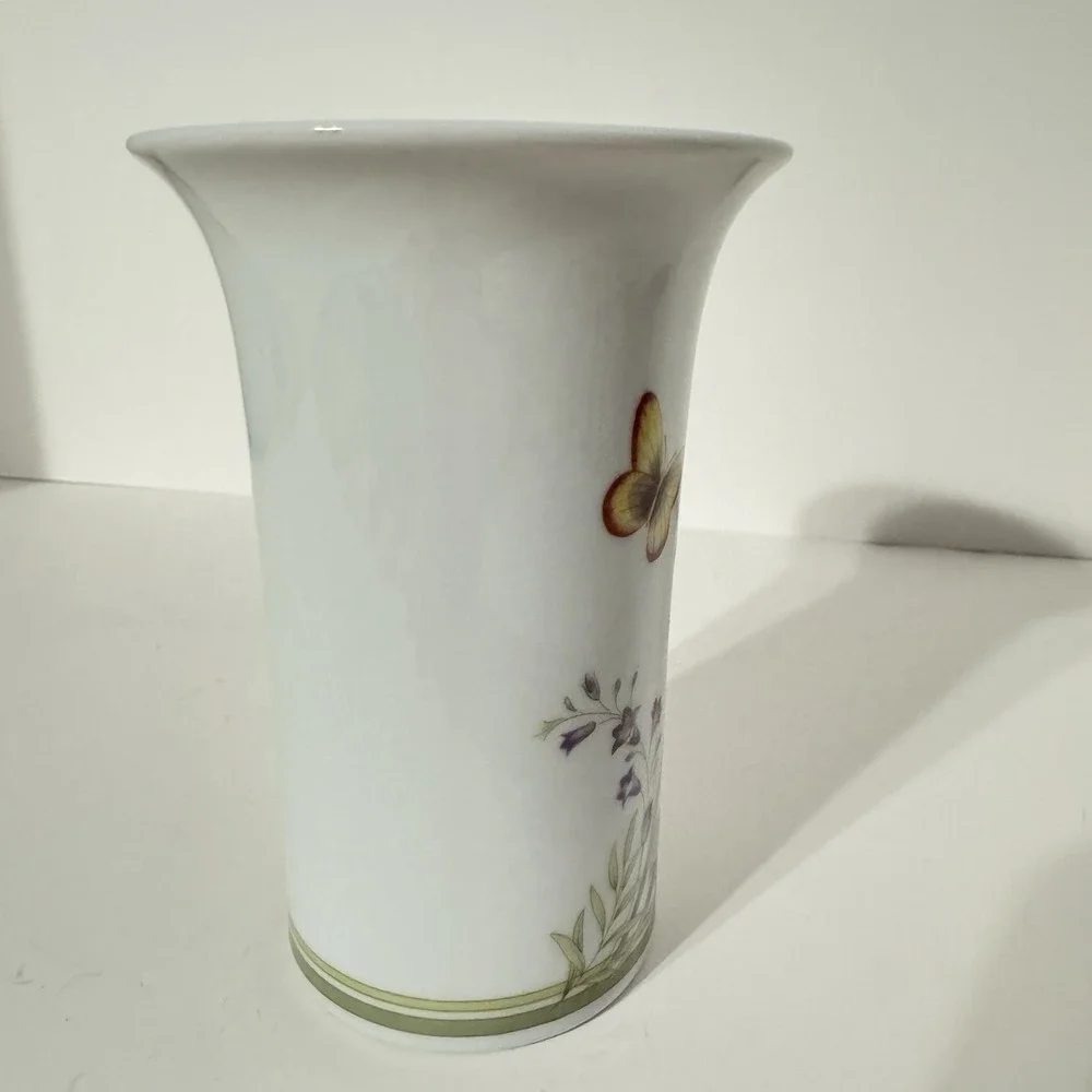 VTG VASE ANDREA BY SADEK MADE IN JAPAN BUTTERFLY AND FLOWERS #6959